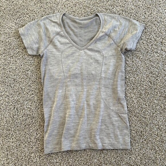 Lululemon Bundle Women's Sz 8 Swiftly Tech Racerback Tank Short Sleeve Tee - Picture 3 of 12